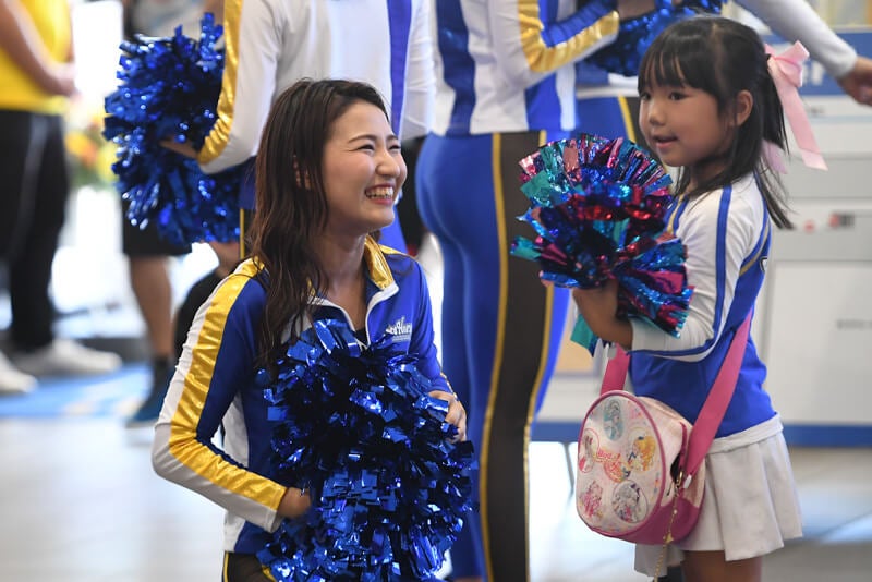 スーパーガールズ・マスコットのお菓子お渡し会