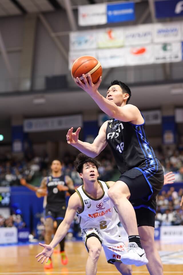 角野亮伍